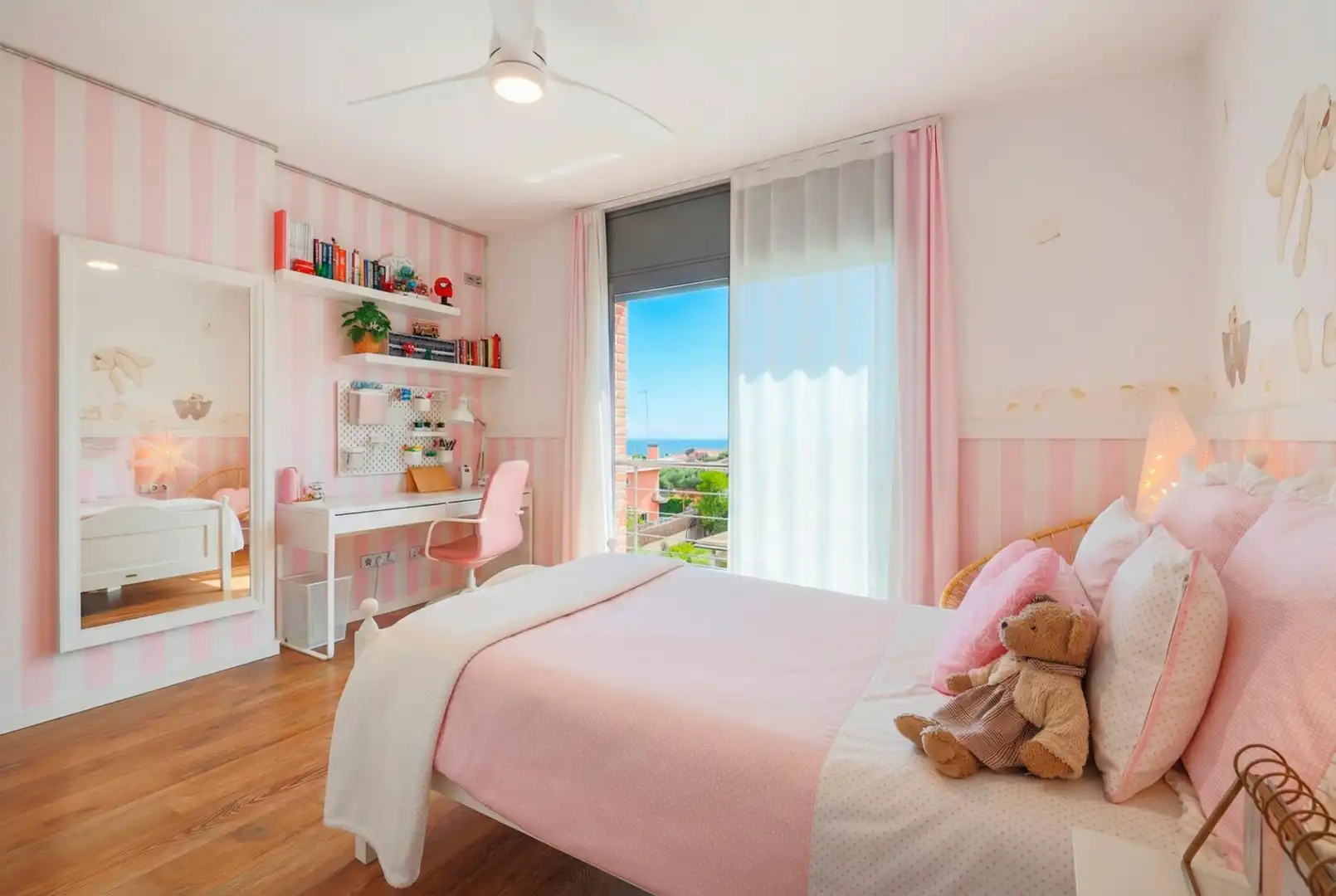 Habitación de Casa o chalet en venta en Vilassar de Dalt con Aire acondicionado, Calefacción y Jardín privado