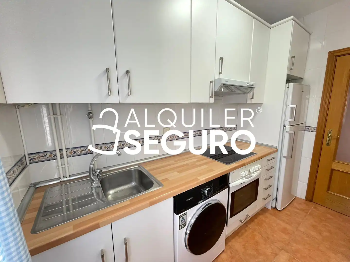 Kitchen of Flat for rent in Madrid  with Air Conditioner, Heating and Terrace