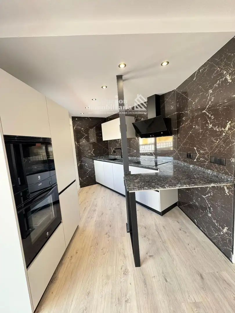 Cocina de Ático en venta en Salamanca con Calefacción y Terraza