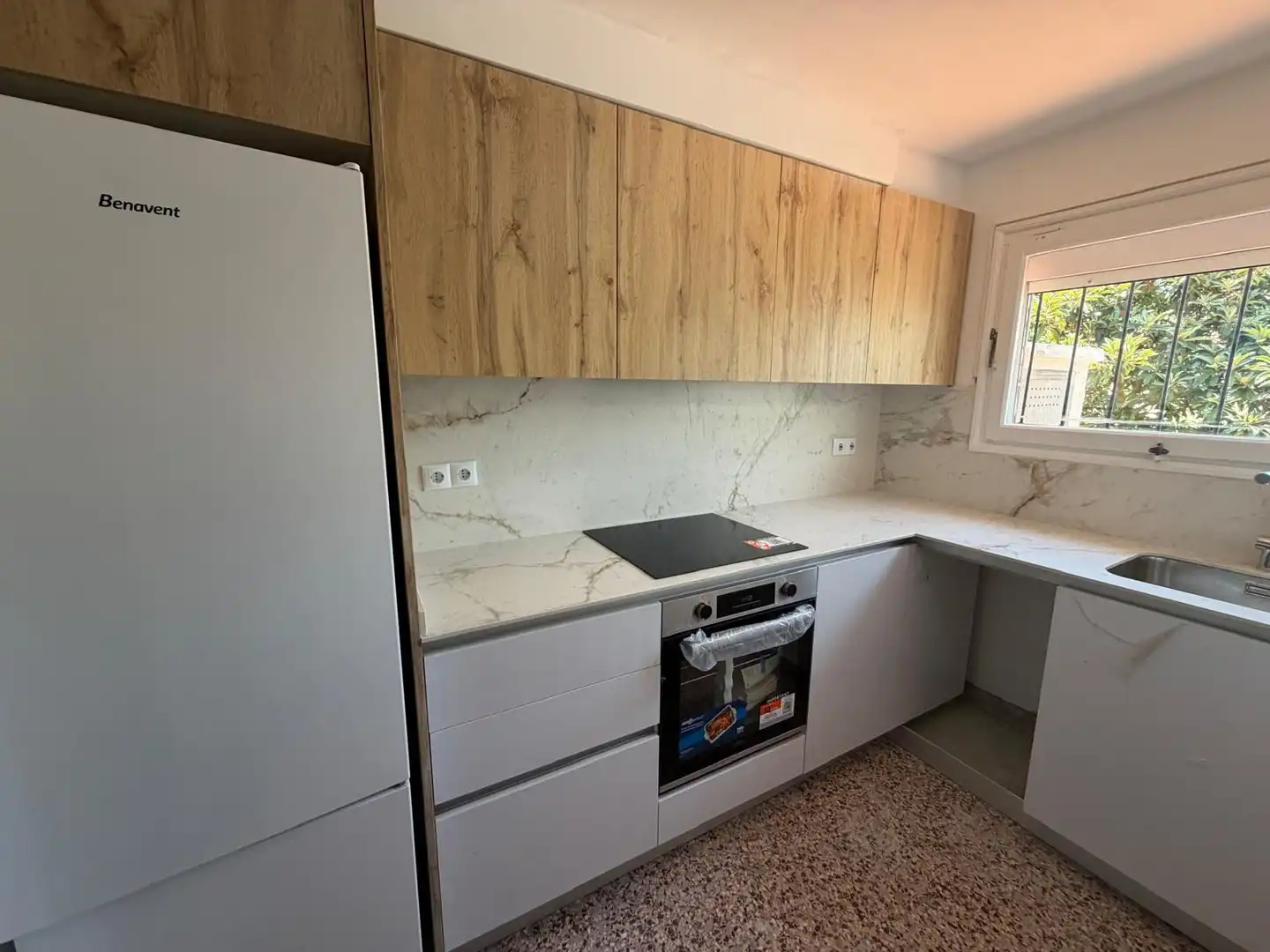 Küche von Einfamilien-Reihenhaus zur Miete in Girona mit Heizung und Terrasse