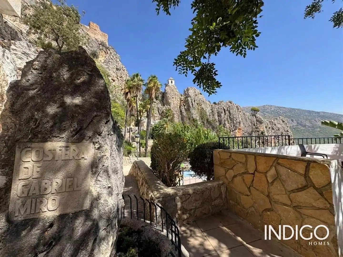 Vista exterior de Casa o xalet en venda en El Castell de Guadalest, Alicante