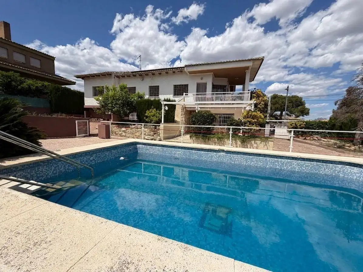 Piscina de Casa o chalet en venta en Torrent con Aire acondicionado, Jardín privado y Terraza