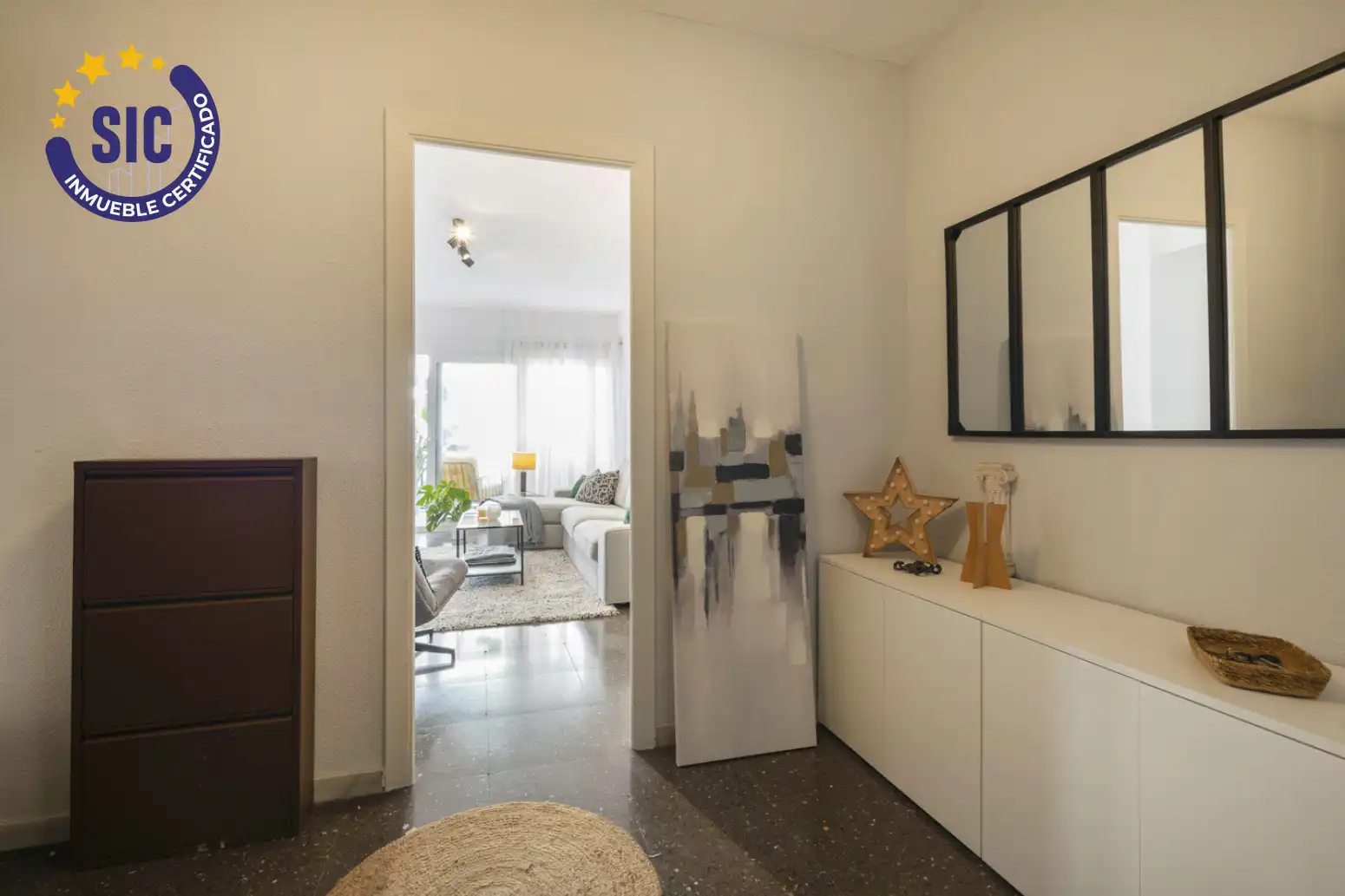 Flat for sale in Valencia  with Air Conditioner and Terrace