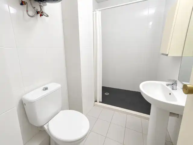 Business premises for transfer in Carrer de València, imagen 31