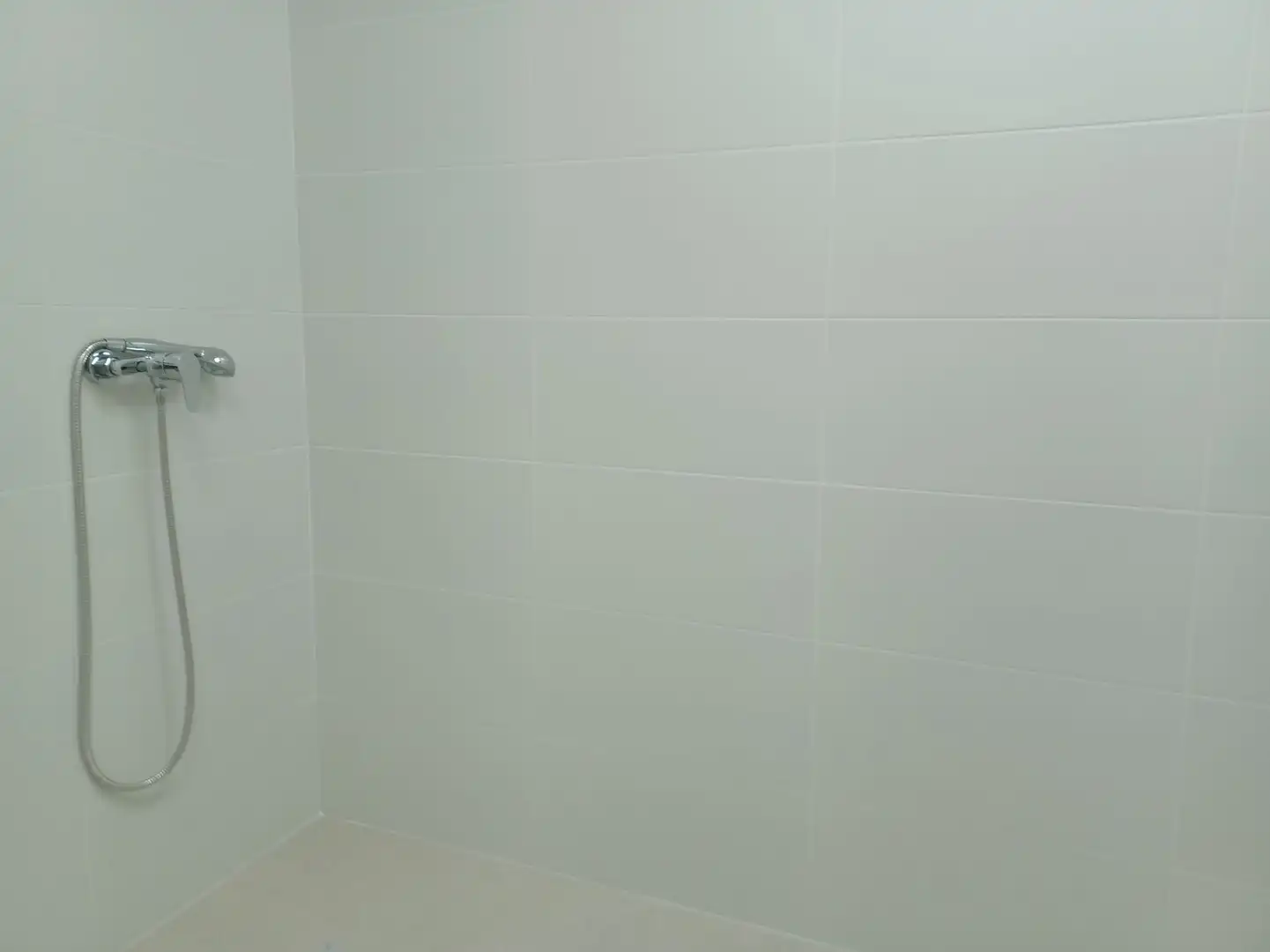 Badezimmer von Fabrikhallen zur Miete in Ontinyent