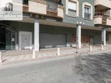 Locale commerciale in vendita a Mediterráneo - Ronda Lindaraja