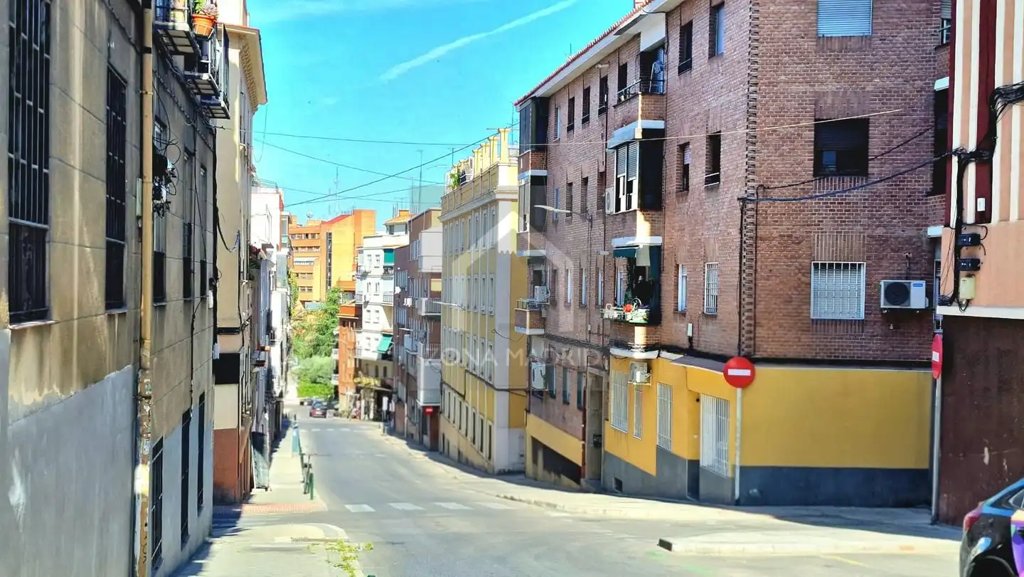 Vista exterior de Piso en venta en Madrid con Aire acondicionado, Terraza y Amueblado