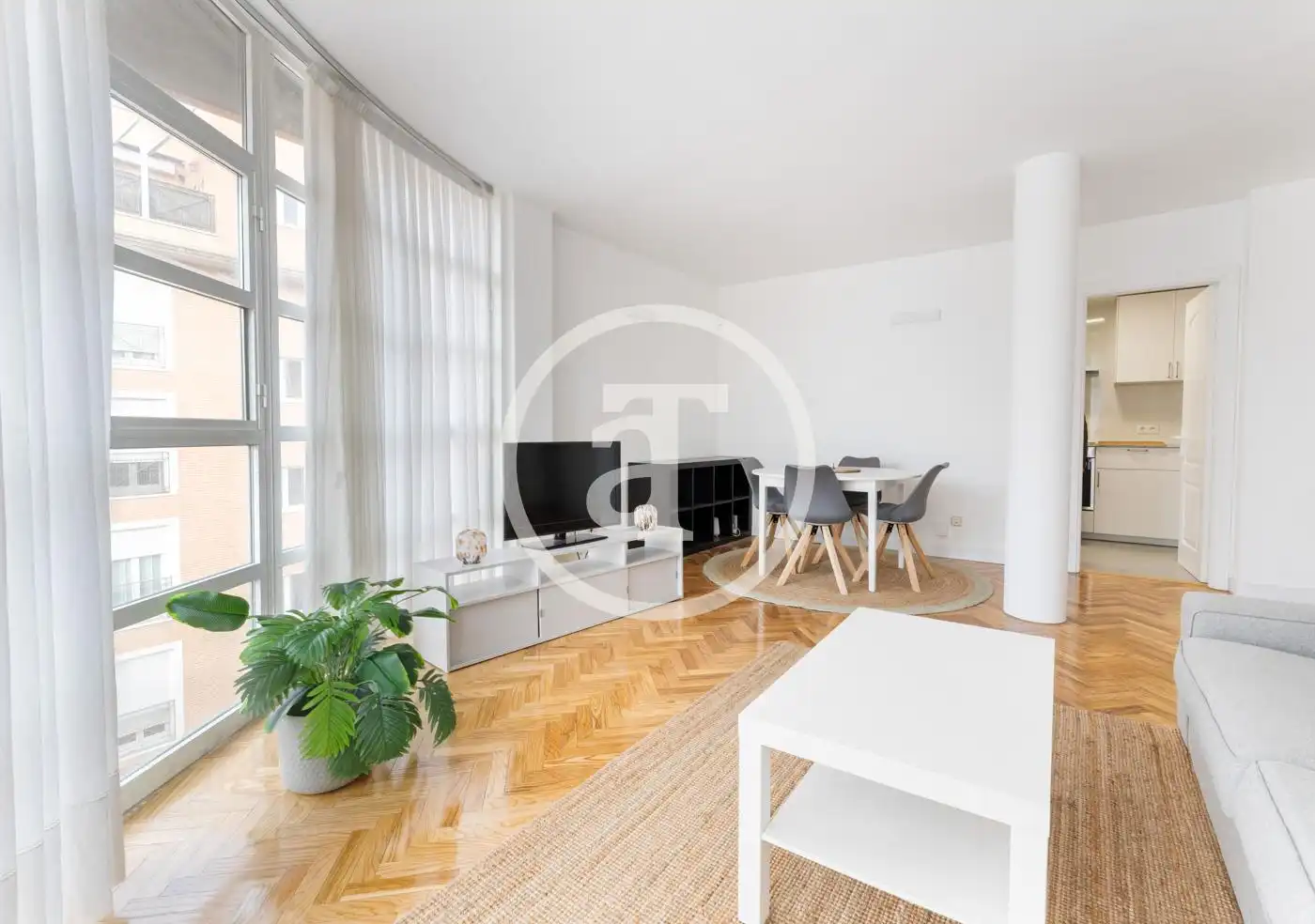Flat for rent in Calle de Fereluz, Valdeacederas