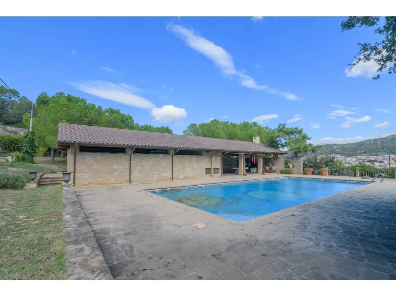 Schwimmbecken von Haus oder Chalet zum Verkauf in Sant Vicenç de Castellet mit Klimaanlage, Heizung und Privatgarten