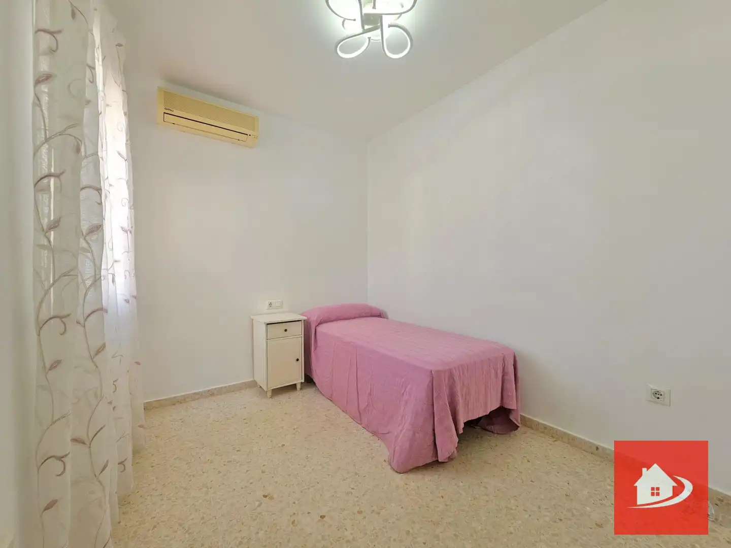 Bedroom of Detached homes for sale in Sanlúcar de Barrameda