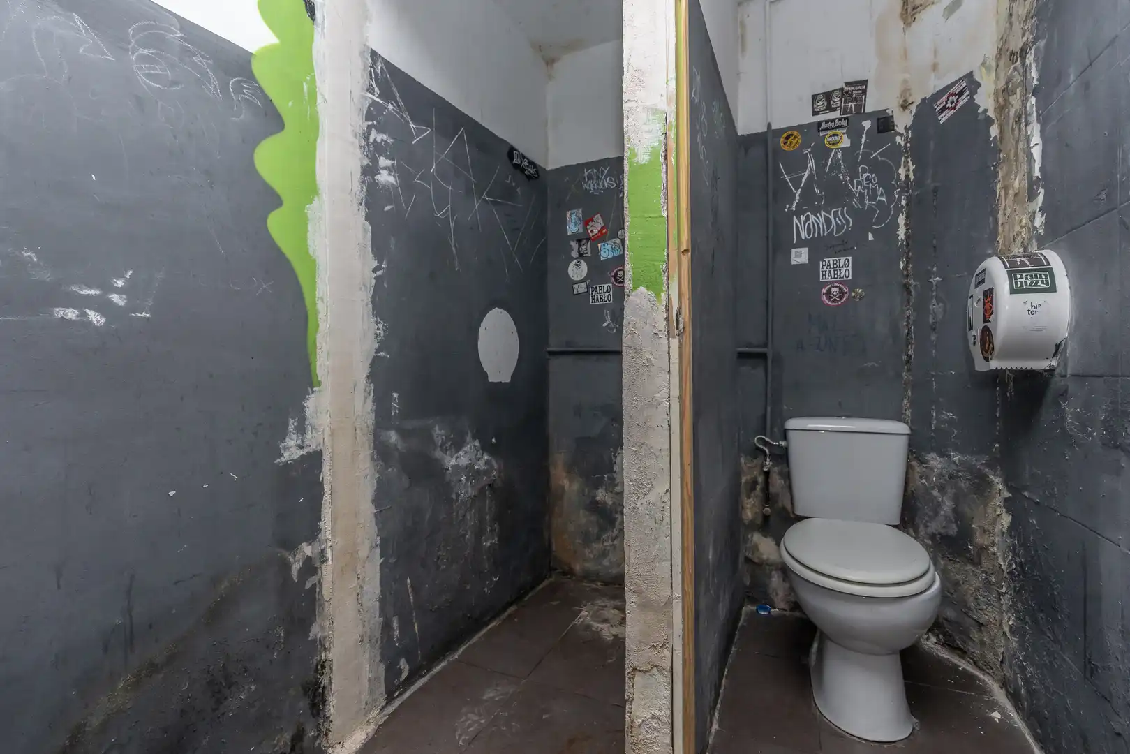 Baño de Local en venta en Madrid
