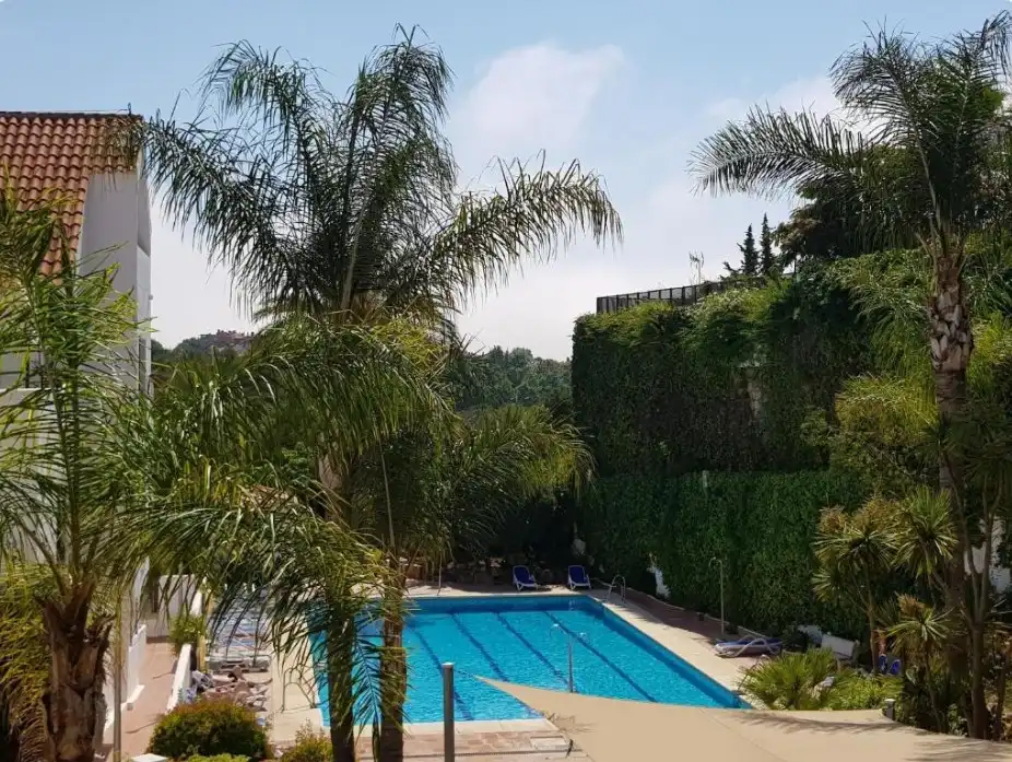 Piscina de Piso en venta en Marbella con Aire acondicionado, Jardín privado y Parquet