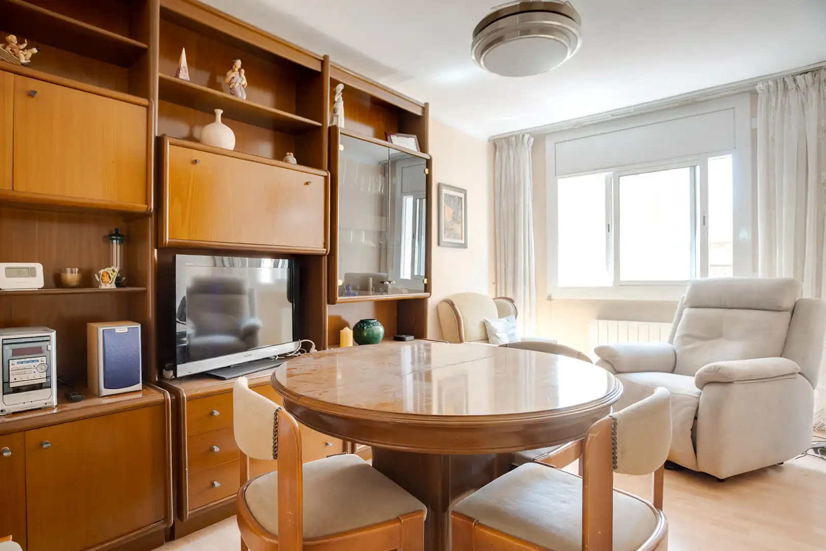 Dining room of Flat for sale in L'Hospitalet de Llobregat