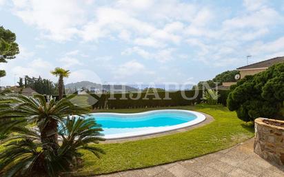 Swimming pool of House or chalet for sale in Badalona  with Air Conditioner, Heating and Private garden