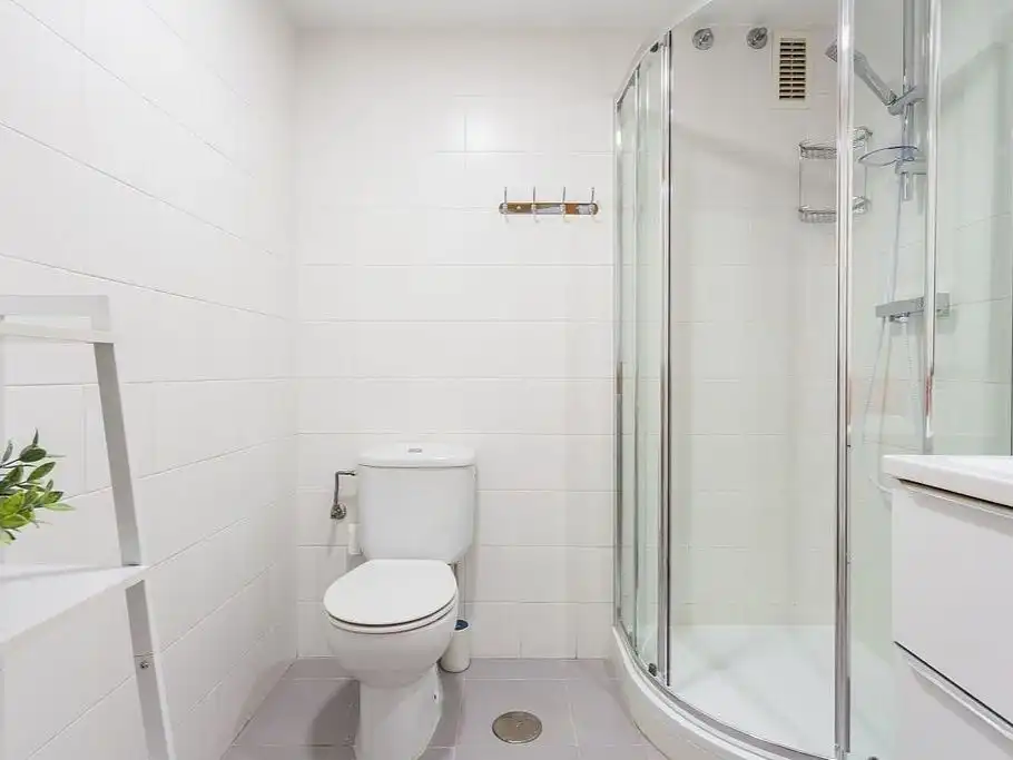 Baño de Apartamento para compartir en Irun  con Aire acondicionado, Parquet y Amueblado