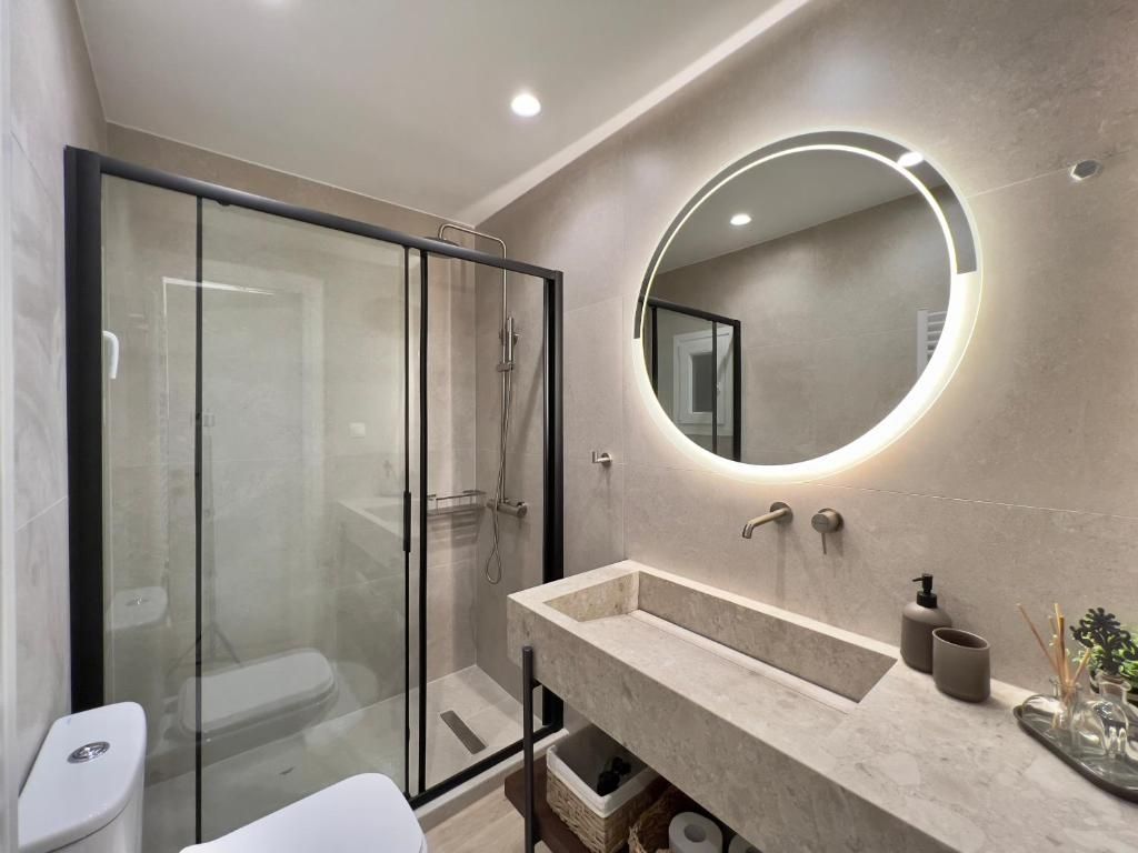 Baño de Apartamento de alquiler en Fuenlabrada con Aire acondicionado, Amueblado y TV