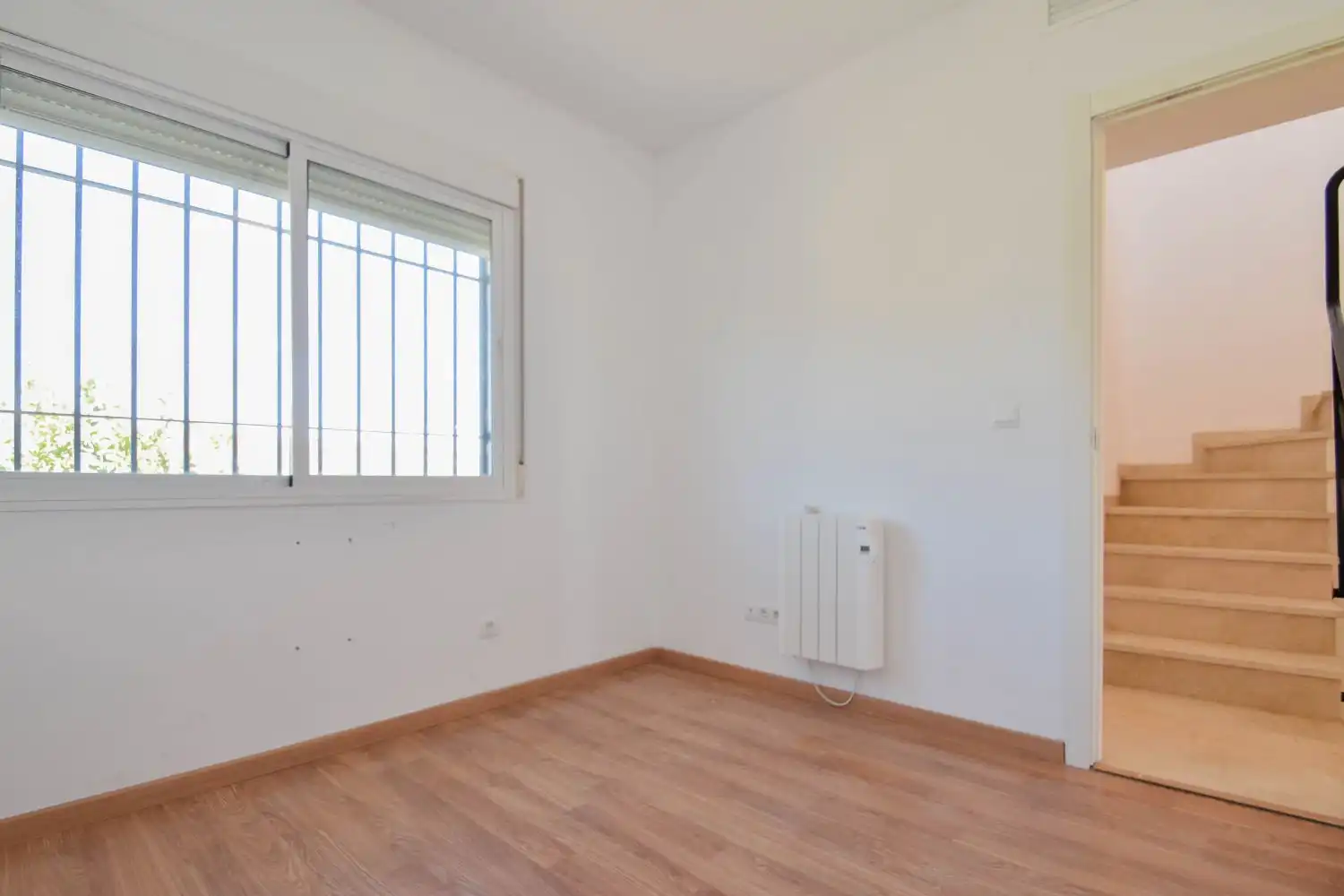 Dormitori de Casa adosada en venda en Las Gabias amb Terrassa i Piscina comunitària