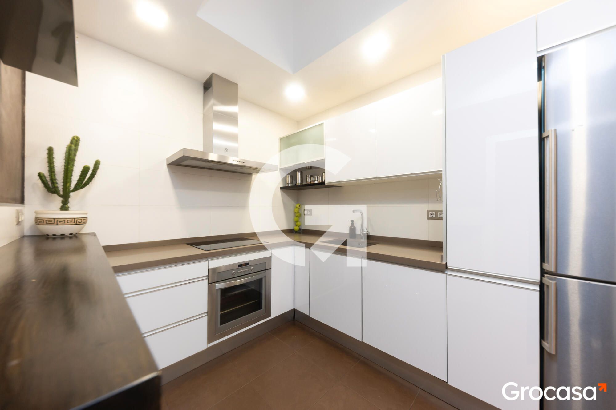 Cocina de Piso en venta en L'Hospitalet de Llobregat con Calefacción, Trastero y Horno