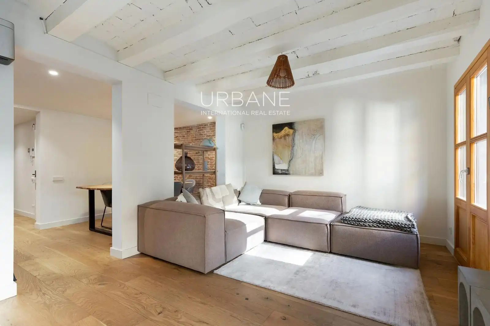 Sala d'estar de Pis de lloguer en Barcelona amb Parquet, Forn i Rentadora