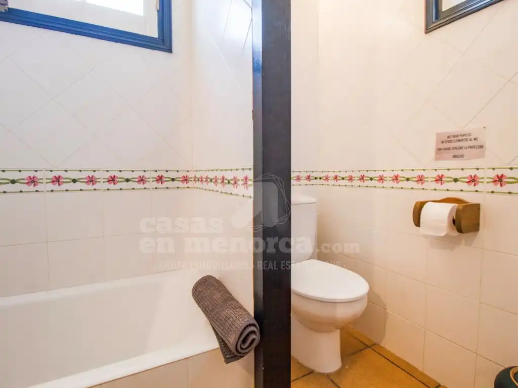Baño de Finca rústica en venta en Es Castell con Aire acondicionado, Terraza y Piscina