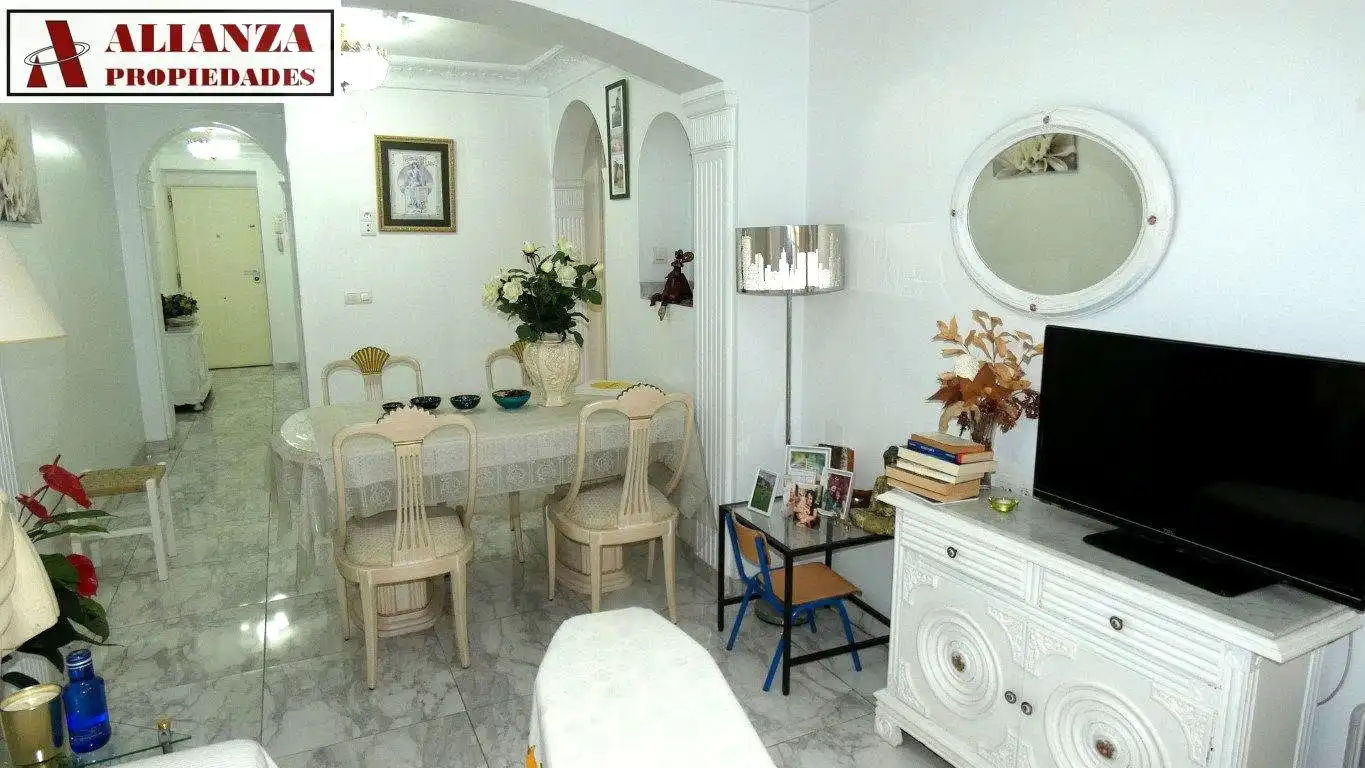 Dining room of Flat for sale in Málaga  with Air Conditioner, Terrace and Furnished