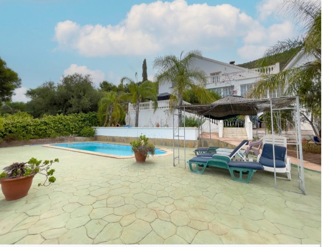 Piscina de Casa o xalet en venda en Alhaurín de la Torre amb Aire condicionat, Jardí privat i Terrassa