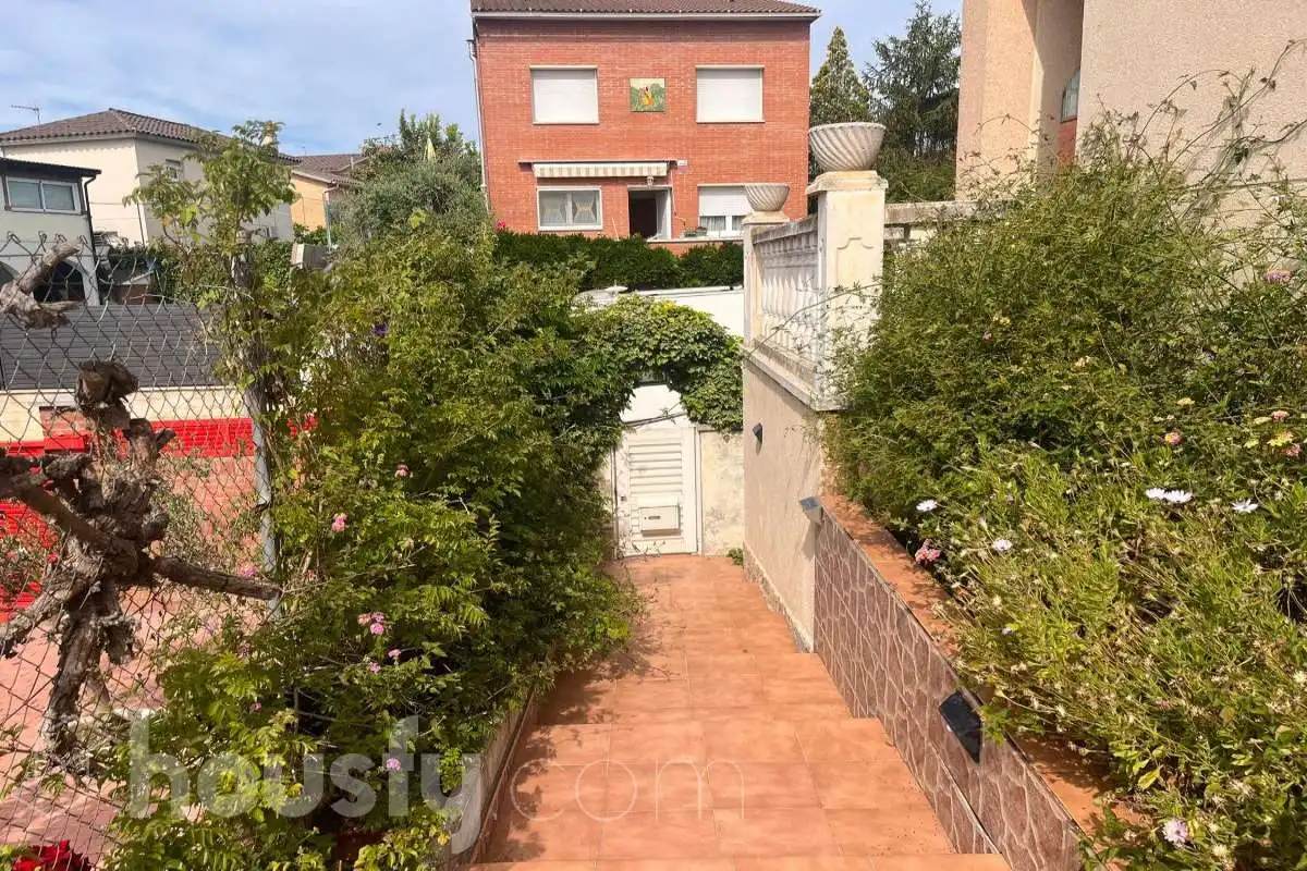 Exterior view of Houses for rent in Martorell  with Heating, Private garden and Terrace