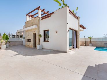 Detached house with pool for sale in Cala Marqués