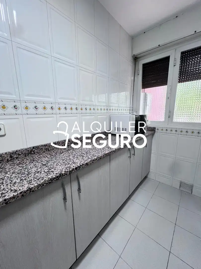 Cocina de Piso de alquiler en Madrid con Aire acondicionado, Calefacción y Amueblado