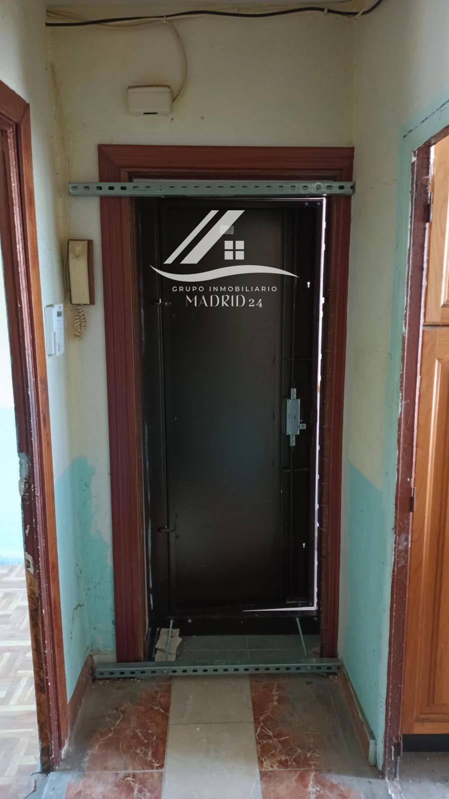 Flat for sale in  Madrid Capital