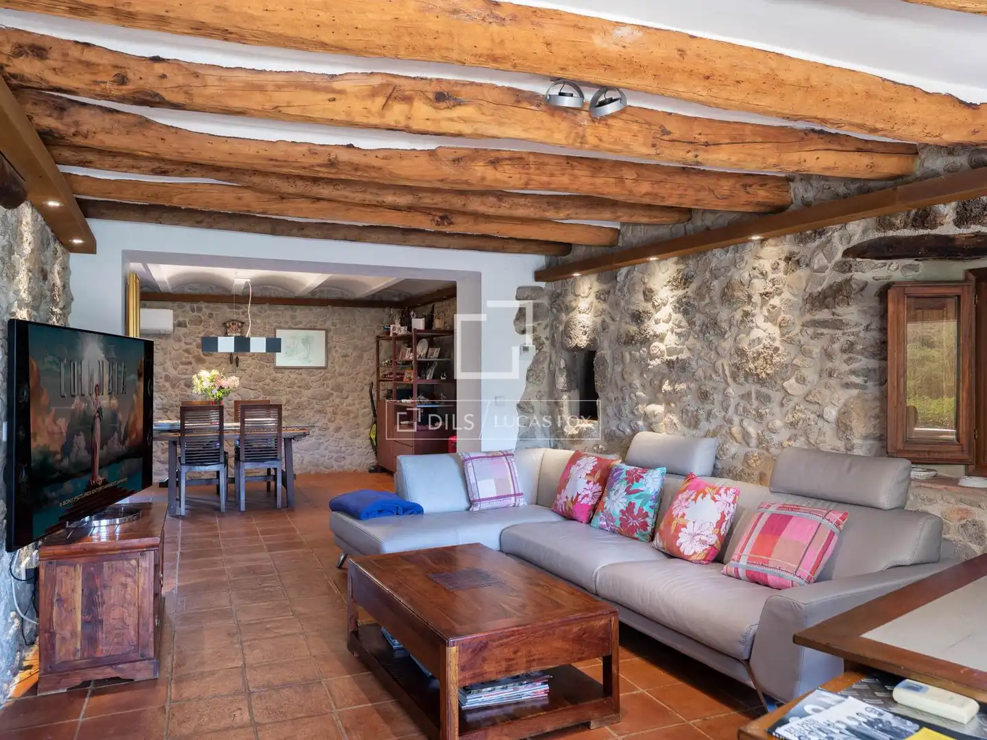 Sala d'estar de Finca rústica en venda en Lladó amb Aire condicionat, Calefacció i Jardí privat
