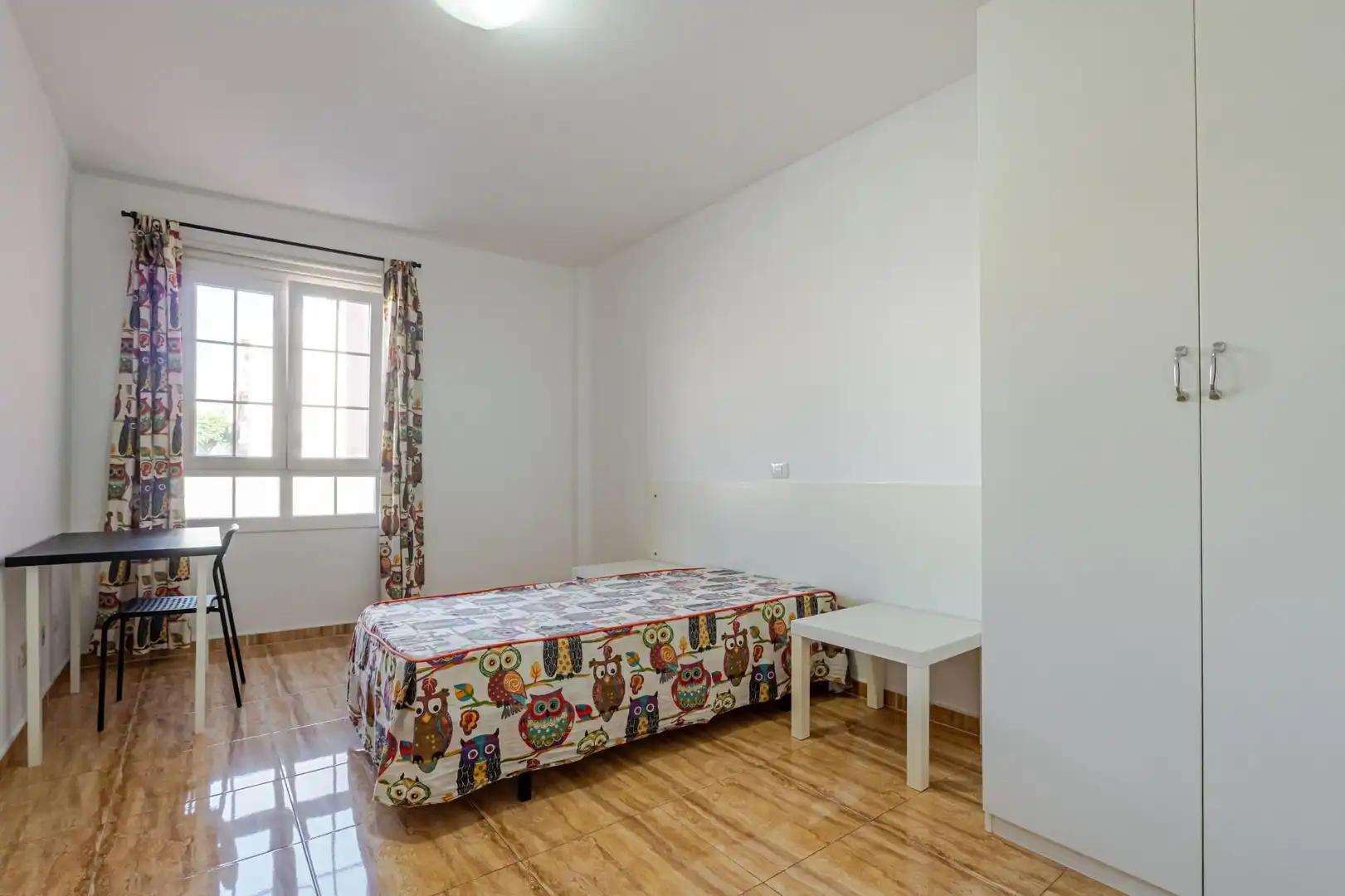 Habitación de Piso en venta en Ingenio con Amueblado