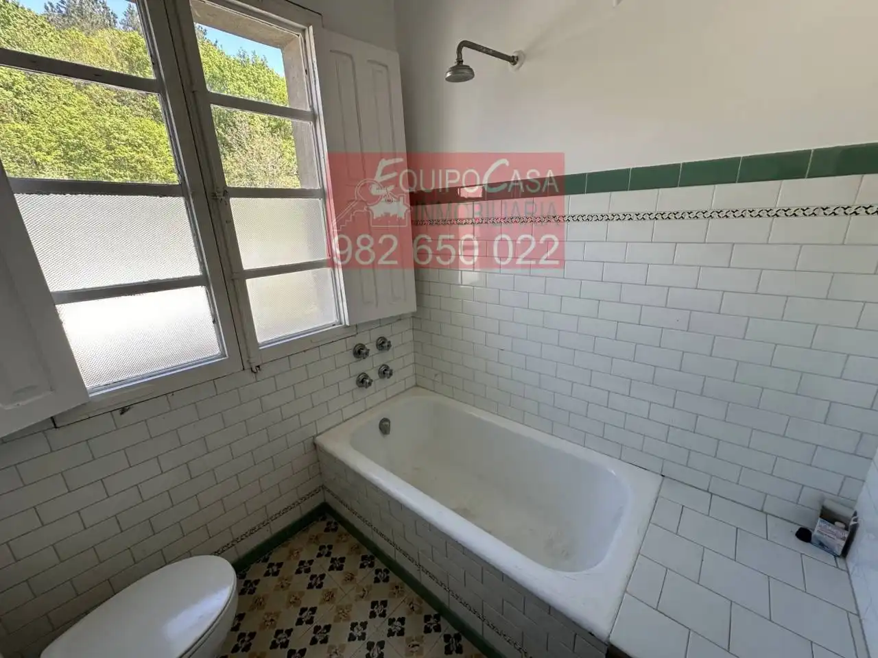 Bany de Casa adosada en venda en Palas de Rei amb Calefacció, Jardí privat i Parquet