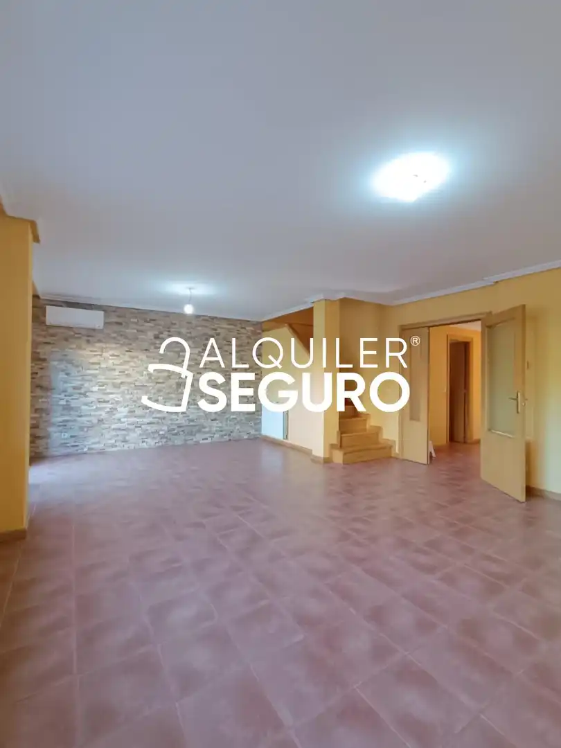 Sala d'estar de Casa o xalet de lloguer en Aranjuez amb Calefacció, Terrassa i Traster