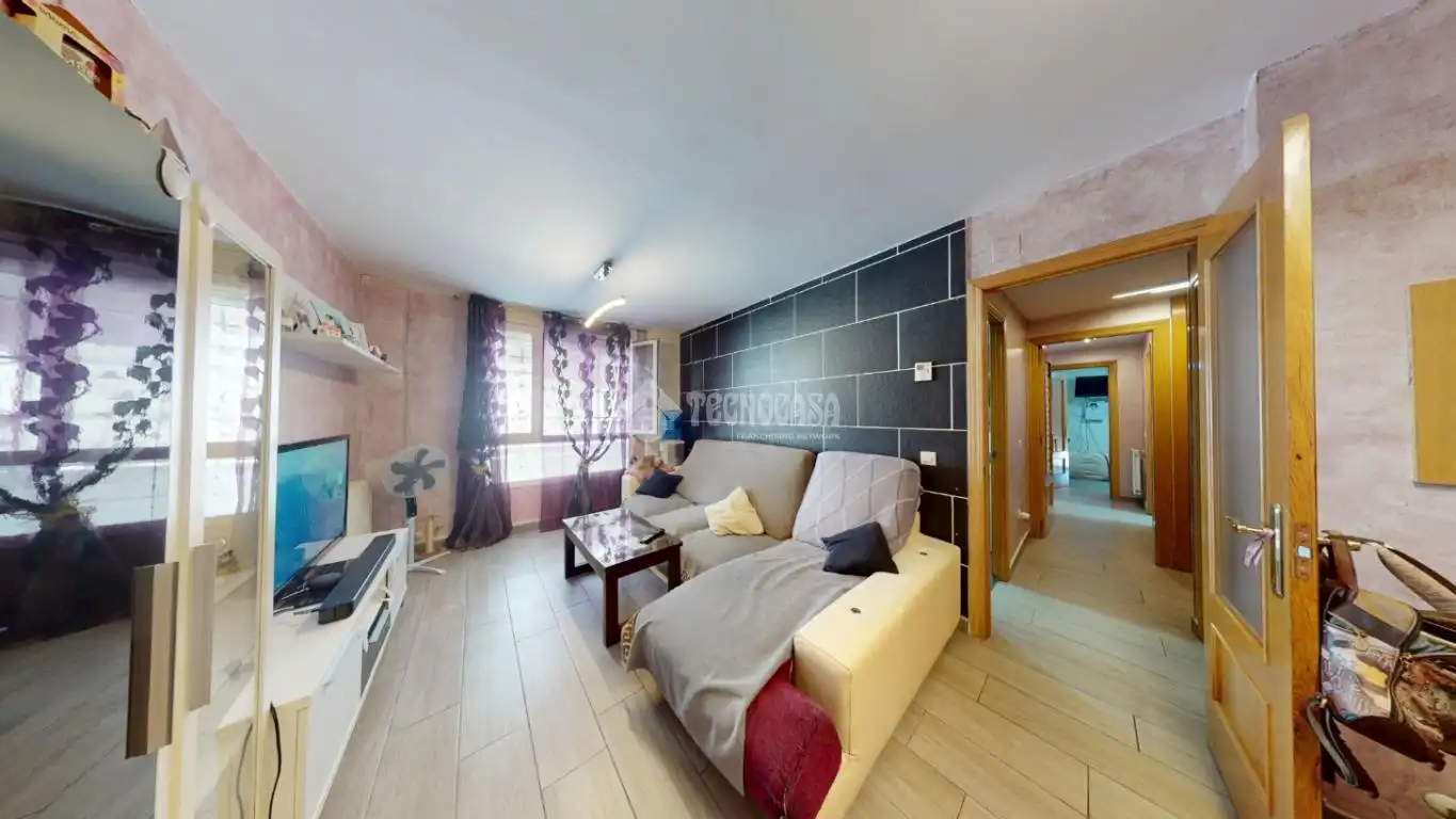 Sala de estar de Piso en venta en Azuqueca de Henares con Calefacción, Trastero y Internet