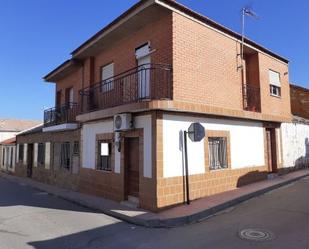 Exterior view of House or chalet for sale in Porzuna
