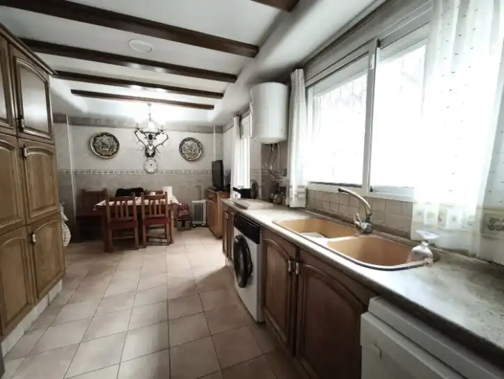 Küche von Einfamilien-Reihenhaus zum Verkauf in Sedaví mit Klimaanlage, Terrasse und Balkon