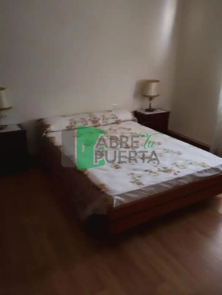 Habitación de Piso en venta en Ourense Capital  con Calefacción y Terraza