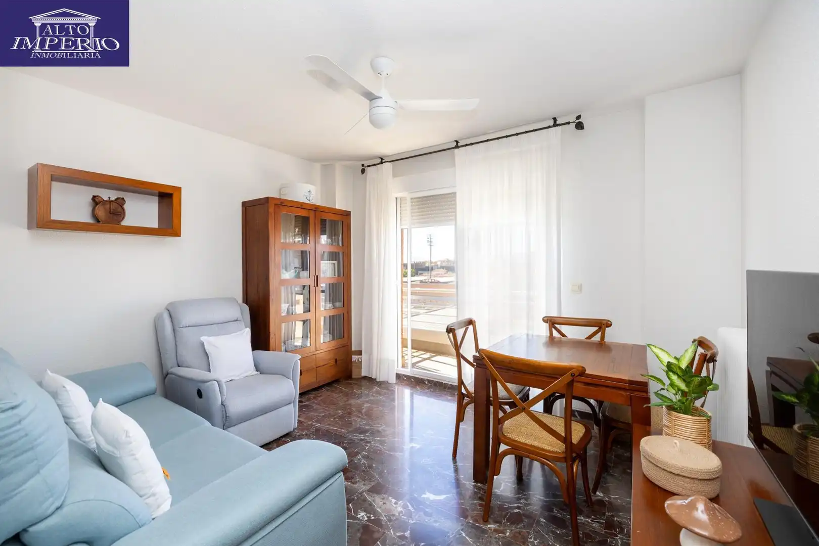 Apartment with lift for sale in Genil