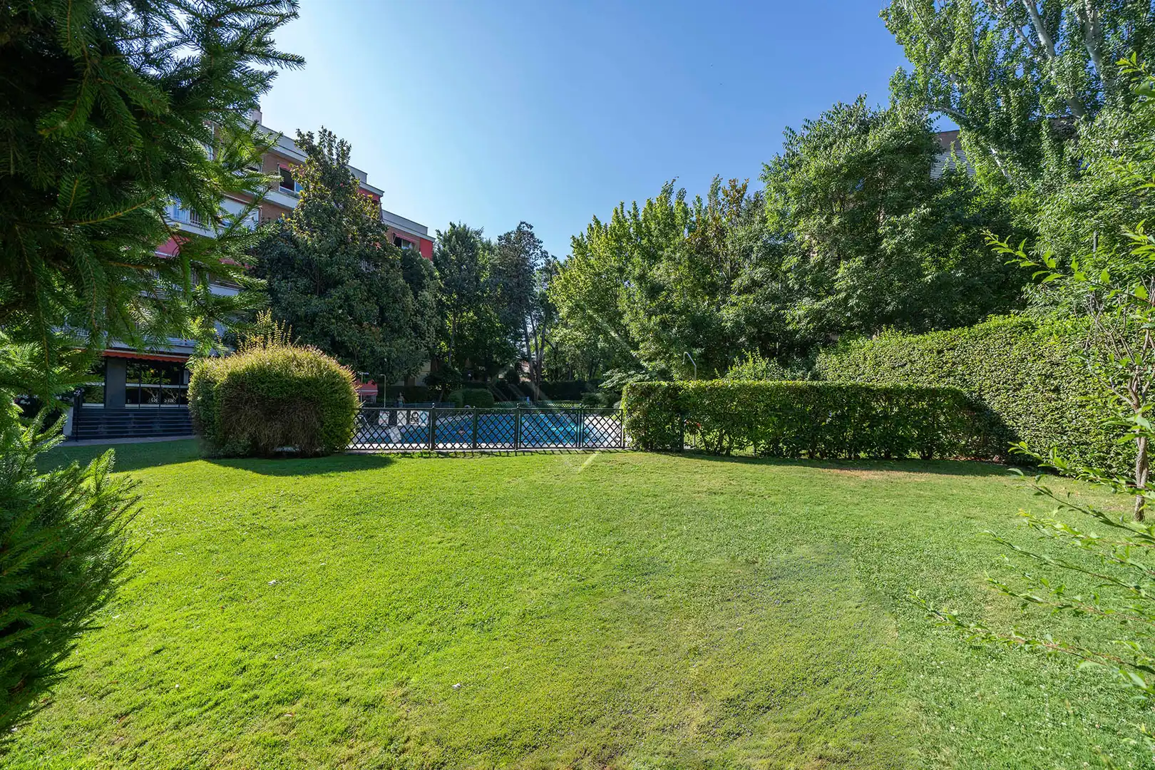 Jardí de Pis en venda en Madrid amb Jardí privat, Terrassa i Piscina comunitària