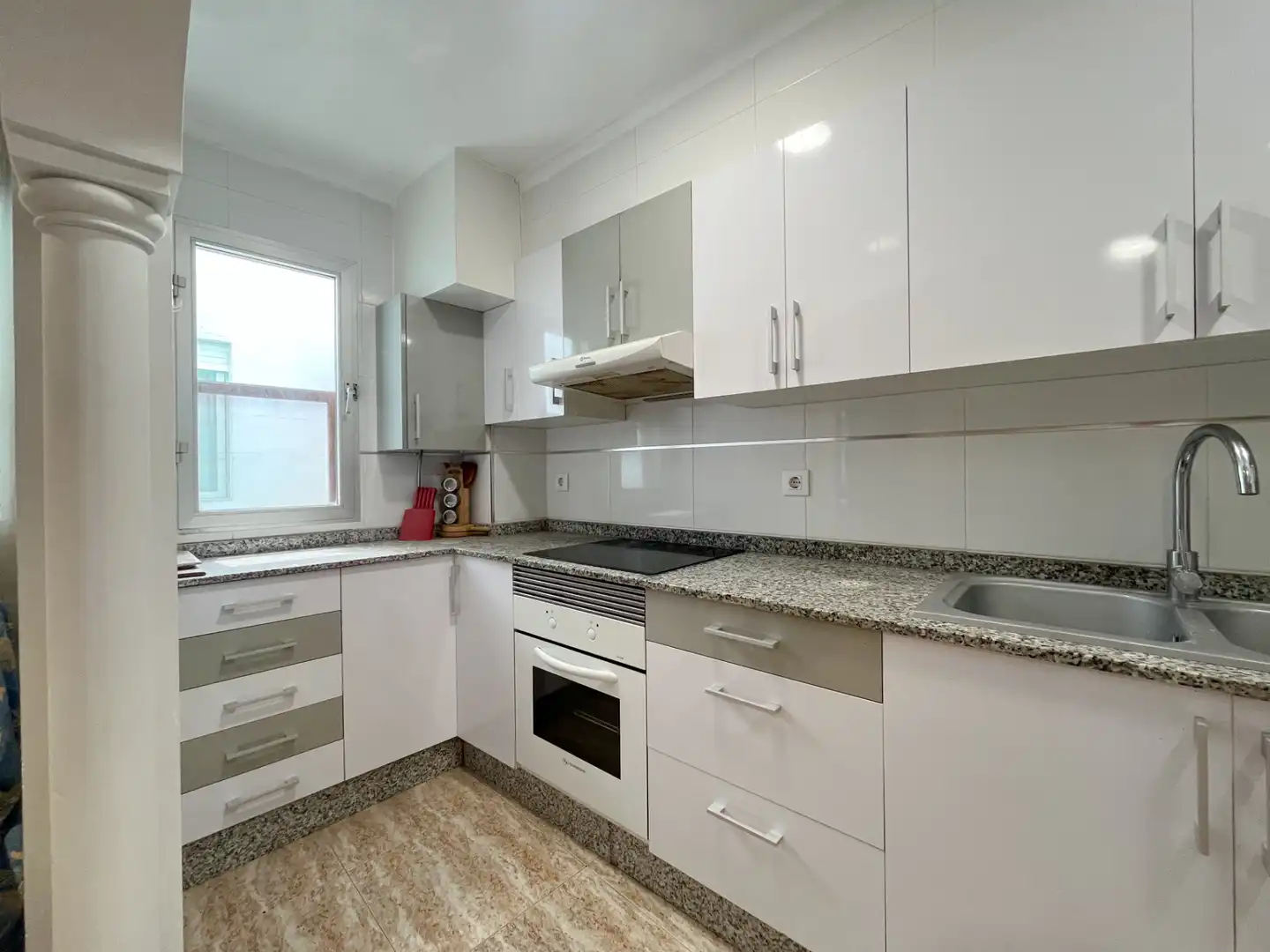 Cocina de Piso en venta en Sagunto / Sagunt con Aire acondicionado, Amueblado y Horno