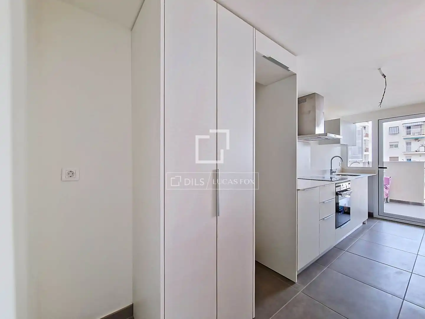 Wohnung zum Verkauf in Vilanova i la Geltrú mit Klimaanlage, Heizung und Parkett