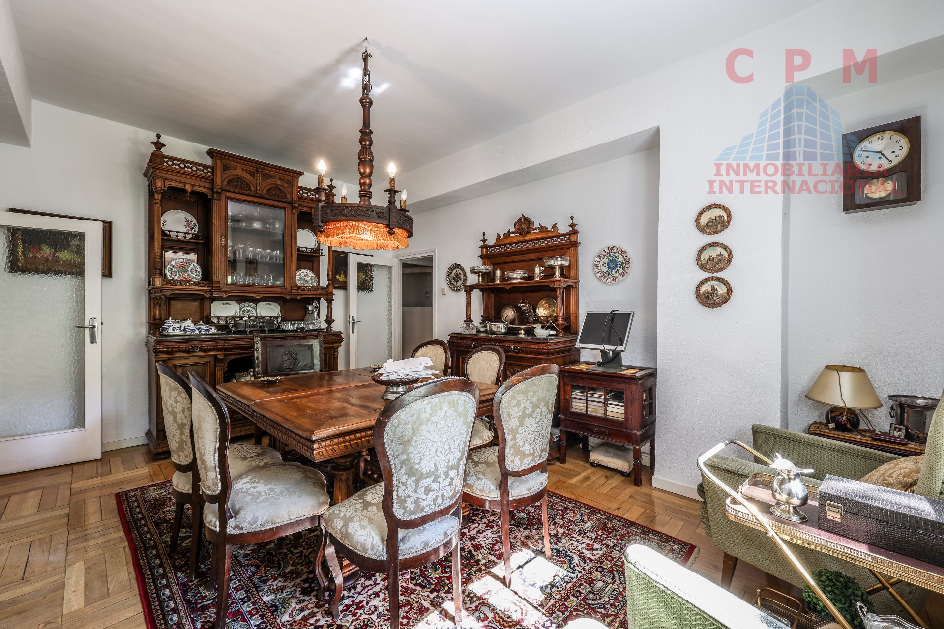 Dining room of Flat for sale in  Madrid Capital  with Heating, Parquet flooring and Oven