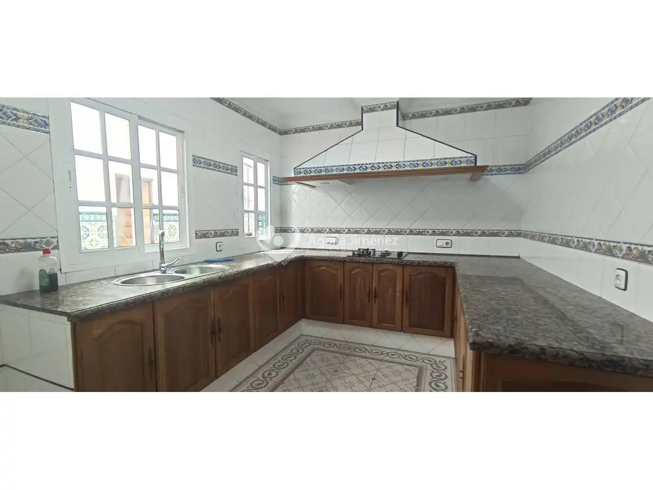 Cocina de Casa adosada en venta en Alcalá de Guadaira con Calefacción, Terraza y Piscina