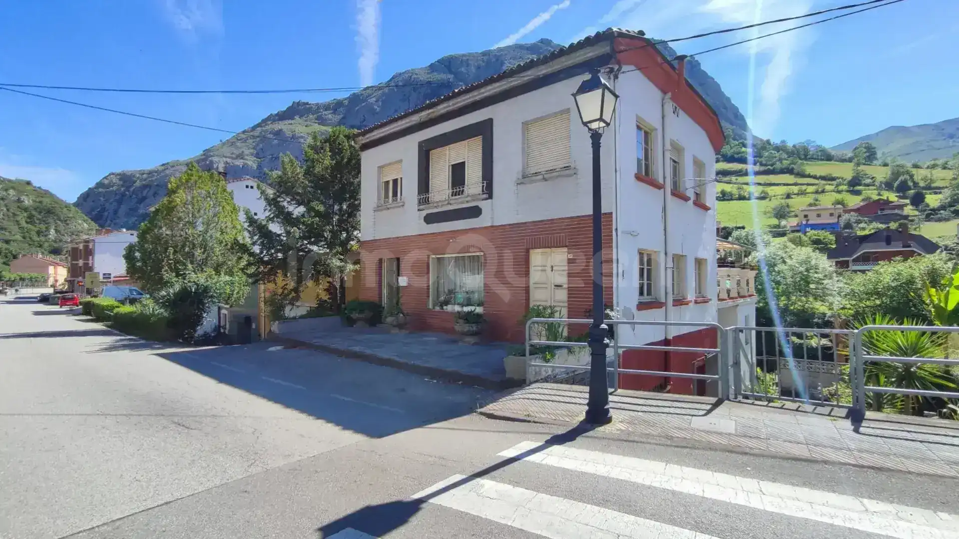 Vista exterior de Casa o xalet en venda en Morcín amb Calefacció, Jardí privat i Terrassa