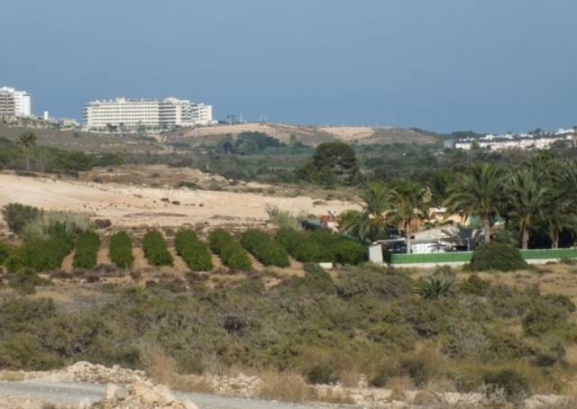 Terreno en Venta en Los Arenales del Sol