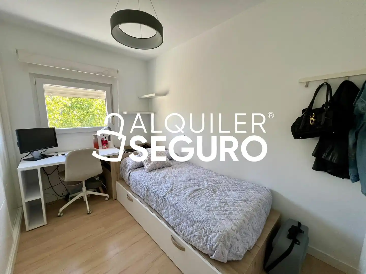 Bedroom of Flat for rent in Madrid  with Air Conditioner, Heating and Furnished