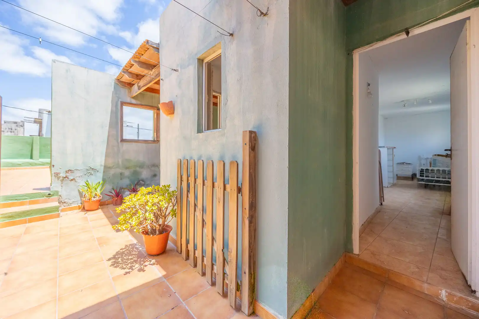 Vista exterior de Casa o xalet en venda en Telde amb Terrassa, Traster i Balcó