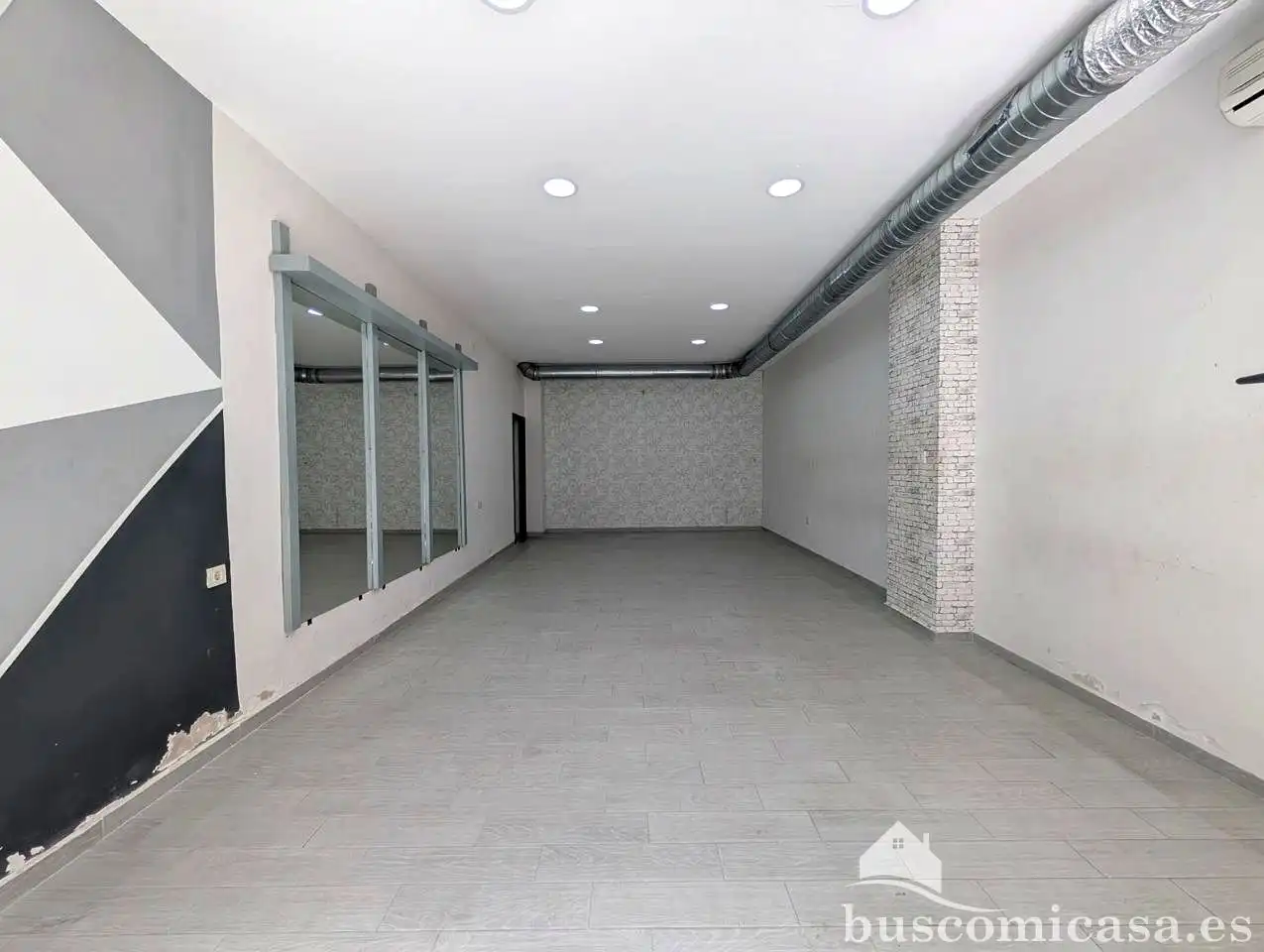 Commercial properties for rent in Linares  with Air Conditioner