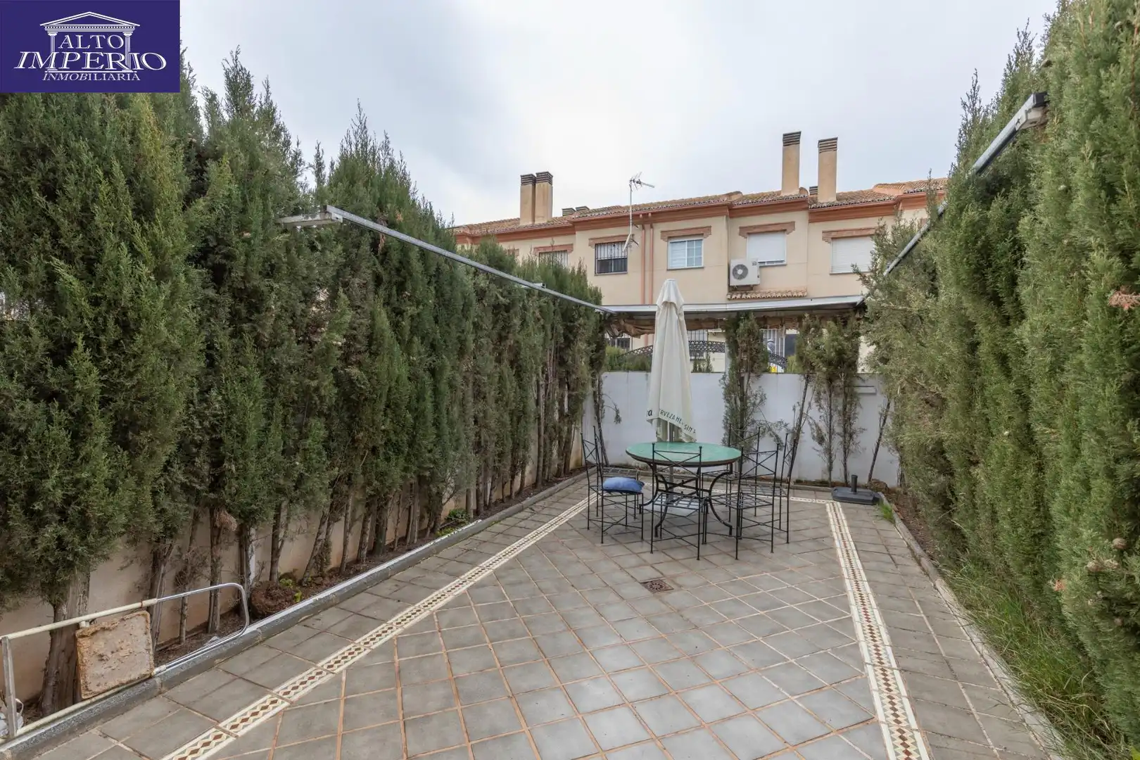 Casa adosada en venta en MARTE, 21, Ogíjares